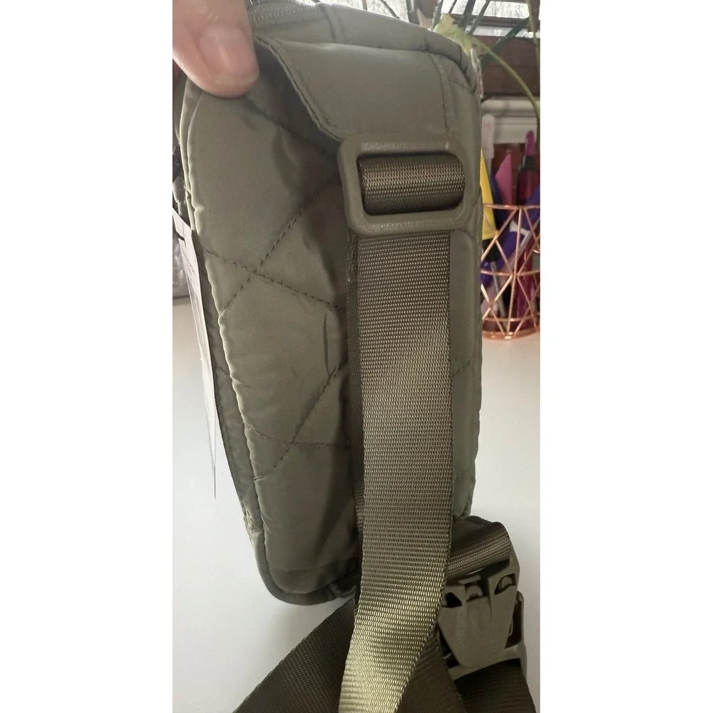 Vera Bradley Essential Mini Belt‎ Bag Sage Quilted Ultralight Athleisure Travel